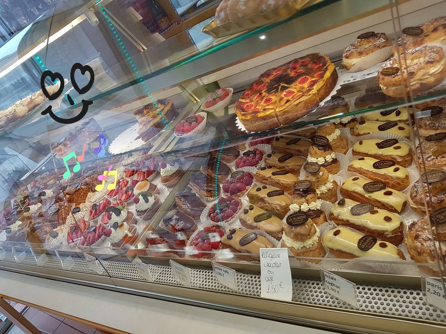 Pâtisseries en vitrine